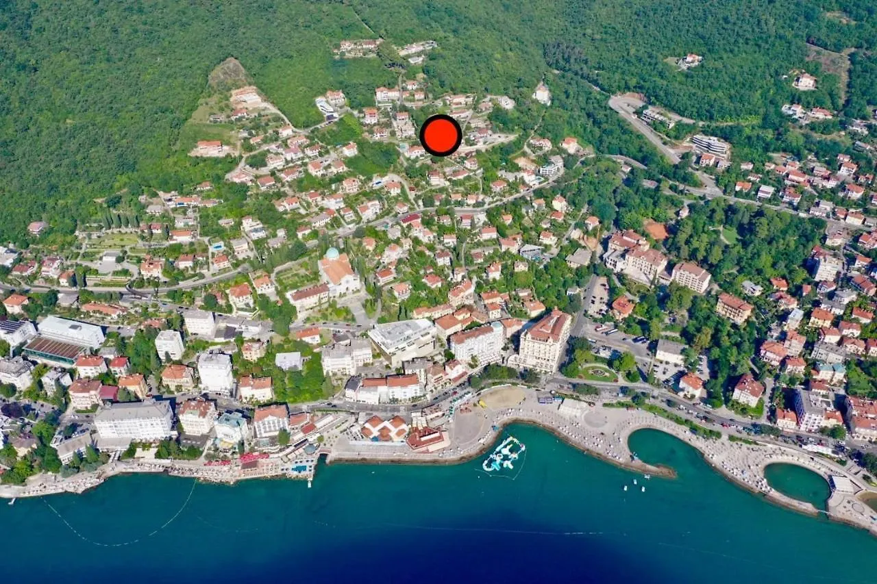 Apartment VILLA KAKI nur 5 Minuten über die Treppe zum Strand, mit fantastischer Aussicht und freiem Parken Opatija
