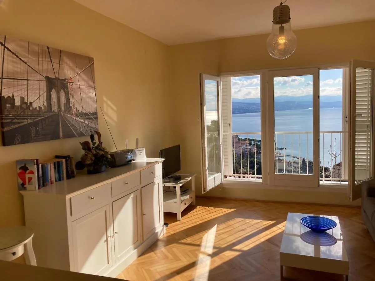 VILLA KAKI nur 5 Minuten über die Treppe zum Strand, mit fantastischer Aussicht und freiem Parken Opatija 0*,