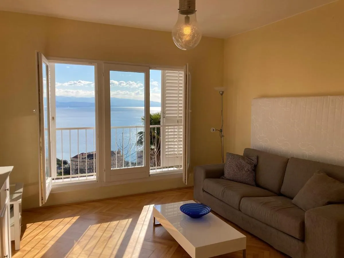 Apartment VILLA KAKI nur 5 Minuten über die Treppe zum Strand, mit fantastischer Aussicht und freiem Parken Opatija Kroatien
