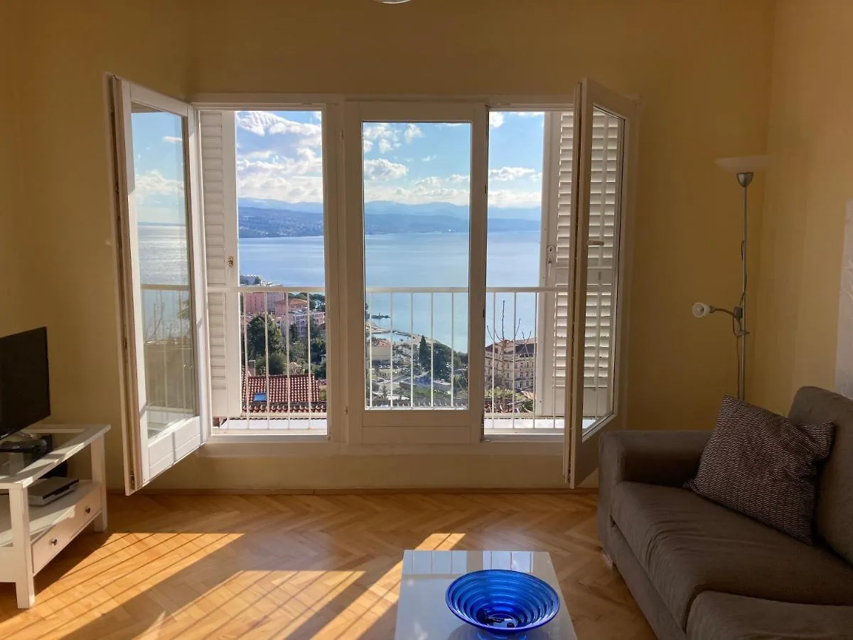 Apartment VILLA KAKI nur 5 Minuten über die Treppe zum Strand, mit fantastischer Aussicht und freiem Parken Opatija Kroatien